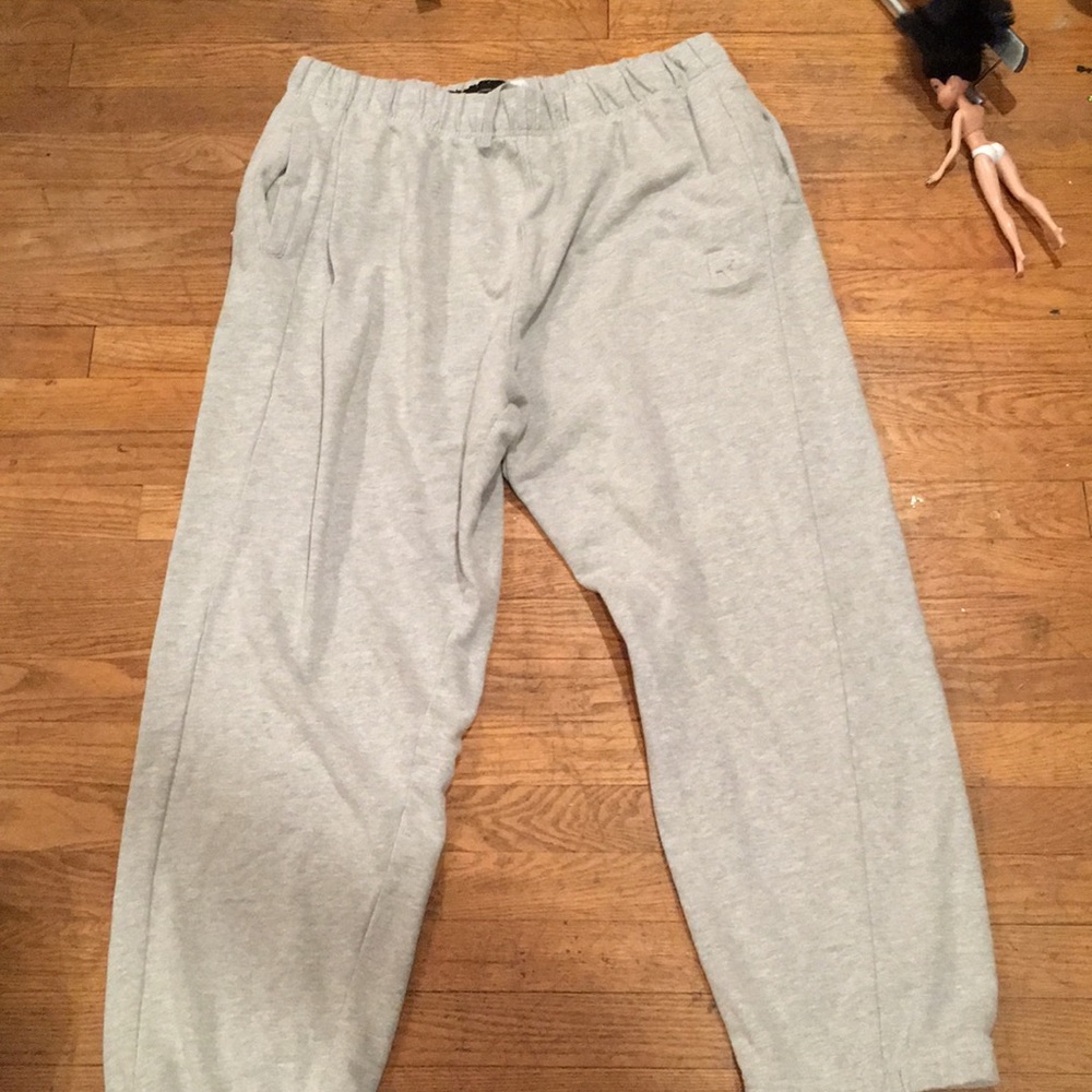 Men’s grey sweatpants